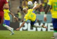 Gol de voleio de Richarlison é eleito o mais bonito da Copa do Catar