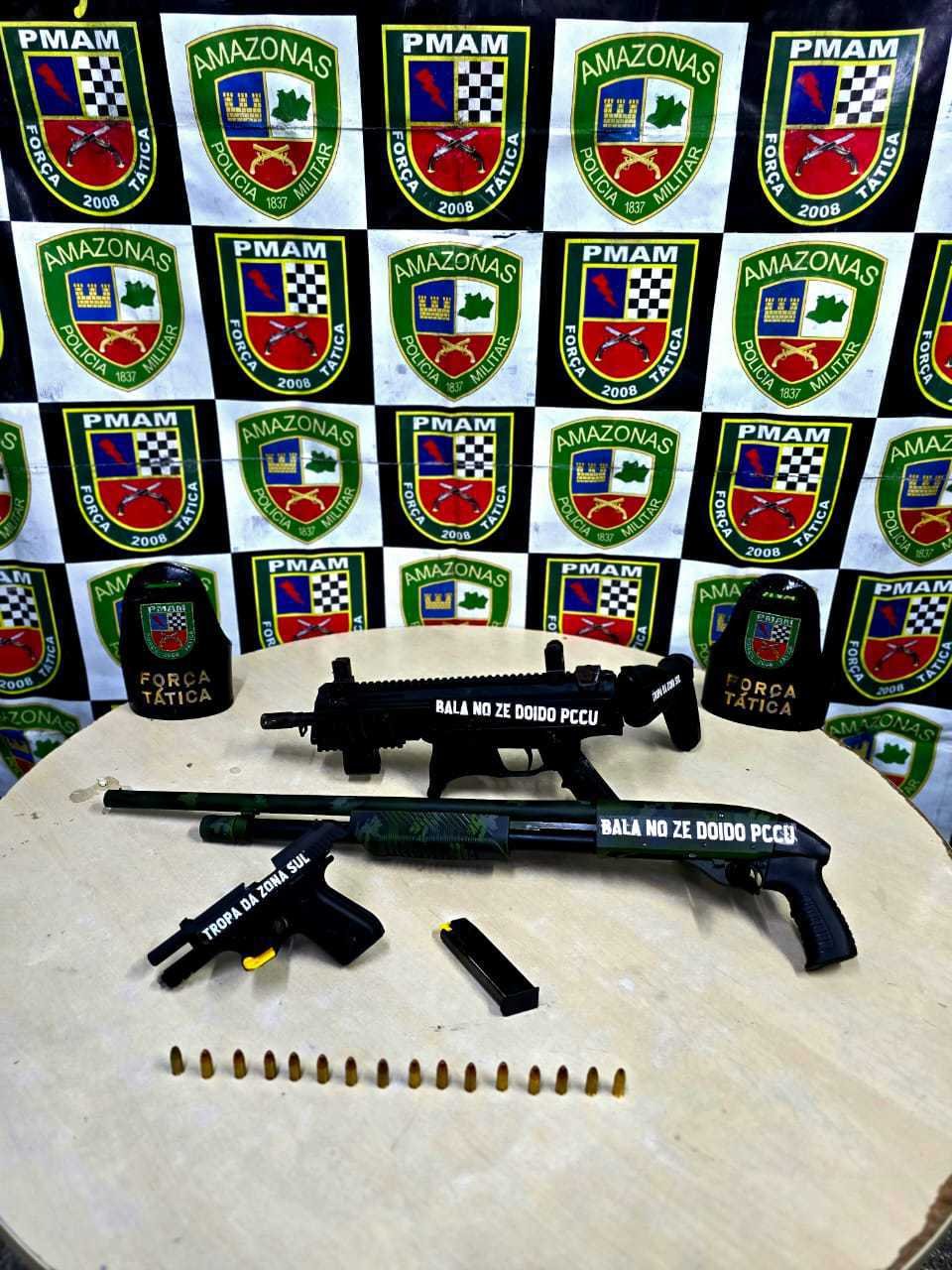 PMAM_FORCA_TATICA_PRENDE_03_HOMENS_COM_SUBMETRALHADORA_NA_ZONA_LESTE_FOTO_DIVULGACAO_PMAM