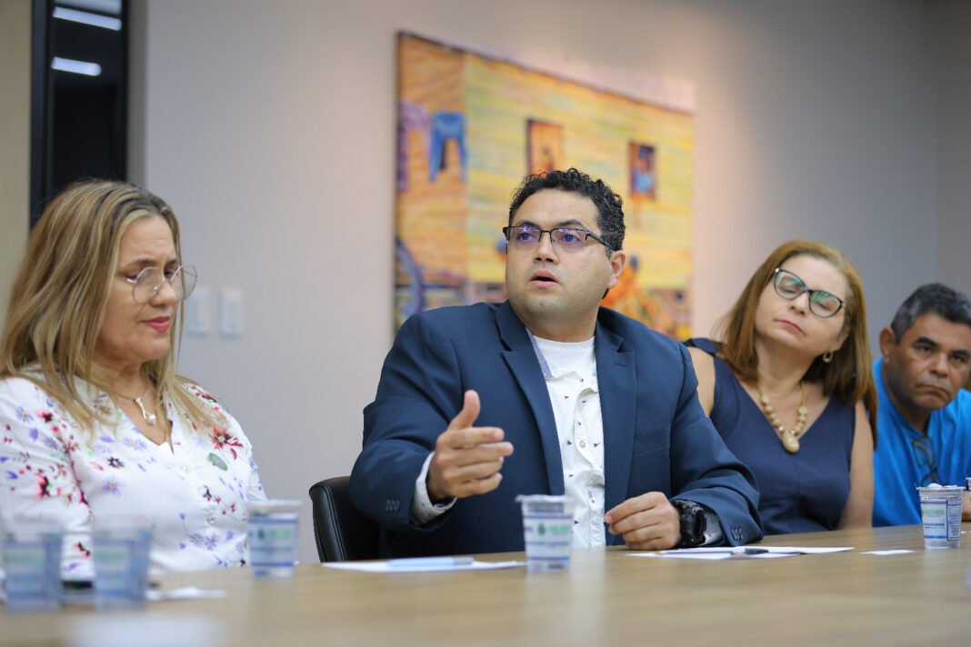 Trabalhadores da saúde aprovam reajuste salarial e ampliação de benefício vale-alimentação anunciados pelo Governo do Amazonas 2_Diego Peres Secom