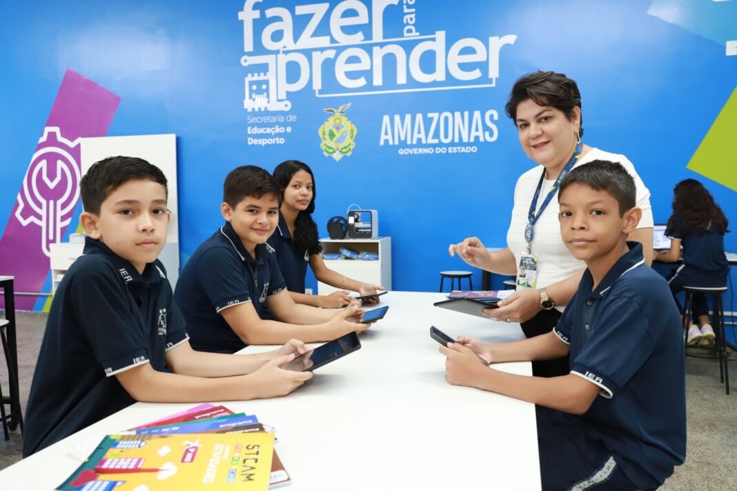 Educacao_Alunos_Professora_Scratch_Day_Foto_Eduardo_Cavalcante