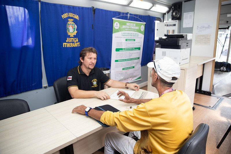 SEDEL - Atendimento do Justoça Itinerante na Vila Olímpica de Manaus FOTO Iron Farias