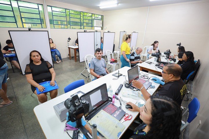 UGPE_GOVERNO PRESENTE COROADO( DONA DE CASA JOANICE CARVALHO DA SILVA)_FOTO TIAGO CORREA_UGPE06