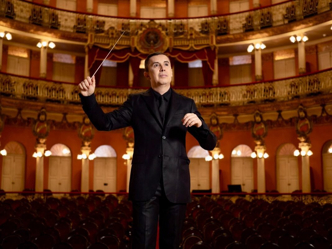 Cultura_espetáculo Amazonas Filarmônica e  Dmytro_maestro Marcelo de Jesus_ _foto_DIvulgação_Secretaria de Estado de Cultura e Economia Criativa (2)