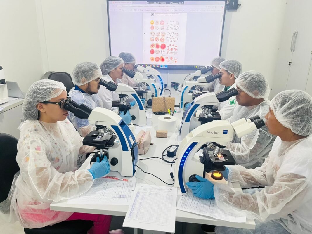 FVS-RCP_TreinamentoLaboratorialemTB_Foto2_Divulgação