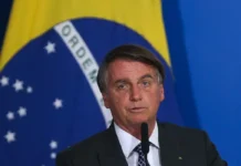 Moraes decide que Bolsonaro continuará preso na superintendência da PF