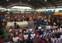 Wilson Lima entrega 800 novos cartões do Auxílio Estadual