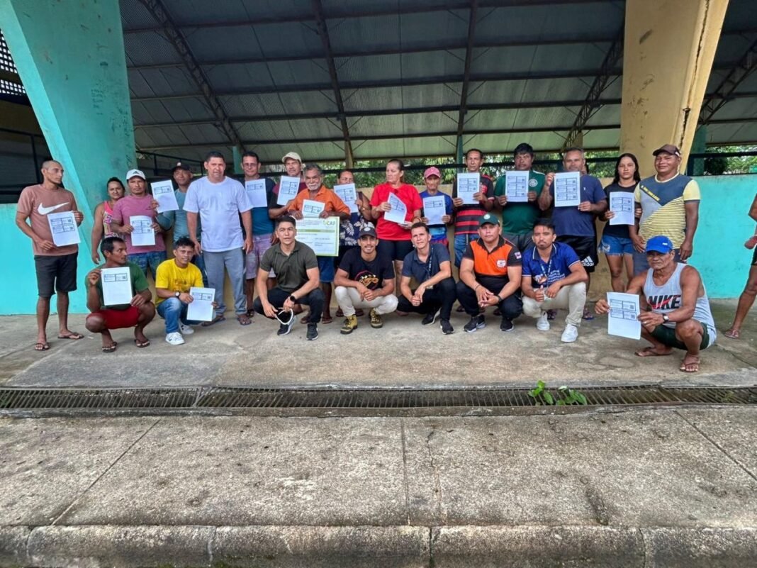 Idam_Ação de inscrição no CAF em comunidade de Japurá_Fotos divulgação (1)