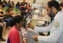 Wilson Lima dá início a mutirão oftalmológico com consultas e entrega gratuita de óculos