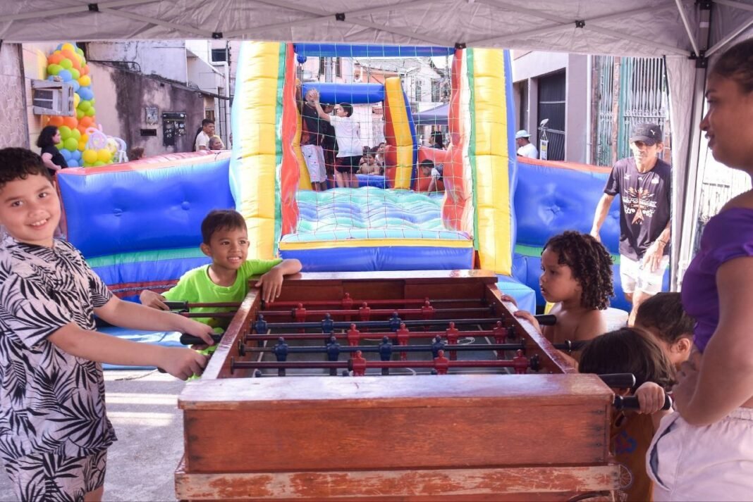 SEDEL - Crianças participam de brincadeiras na Rua do Esporte FOTO Divulgação Sedel
