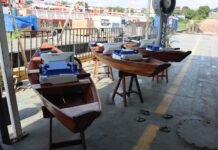 Sedecti participa da entrega de motores elétricos destinados a embarcações de pescadores