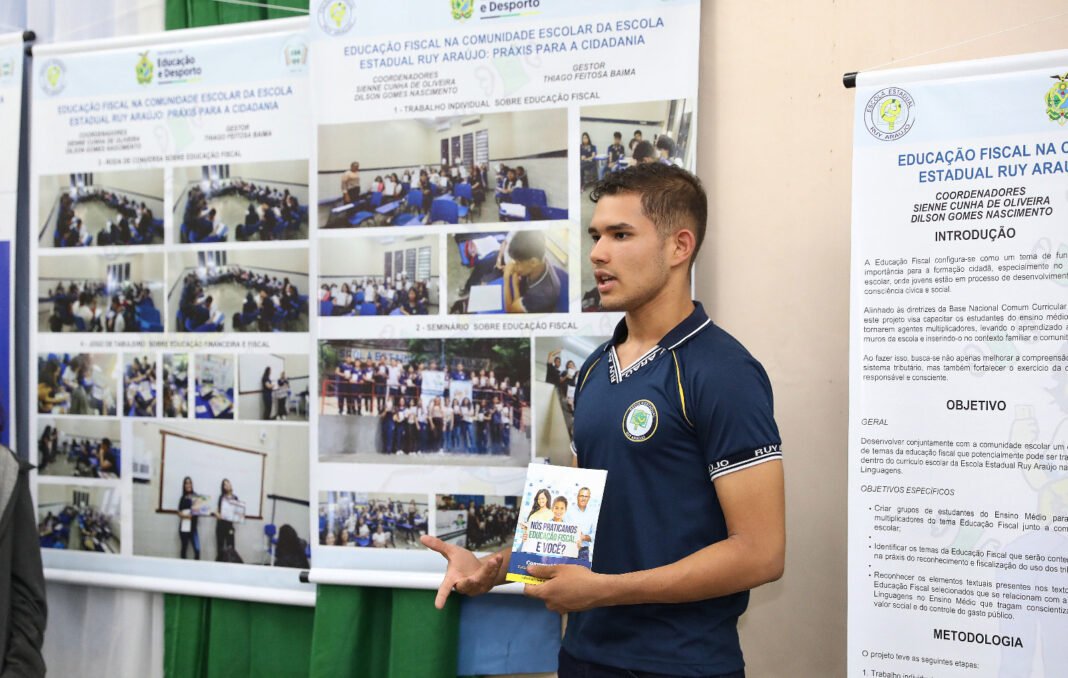 Sefaz - aluno apresenta projeto sobre educação fiscal - foto - arquivo divulgação