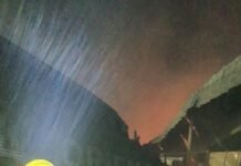 Bombeiros controlam incêndio de grandes proporções na zona leste de Manaus