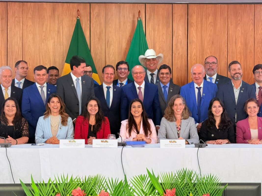 sedecti-reuniãocomoMDIC-FotoDivulgaçãoSedecti