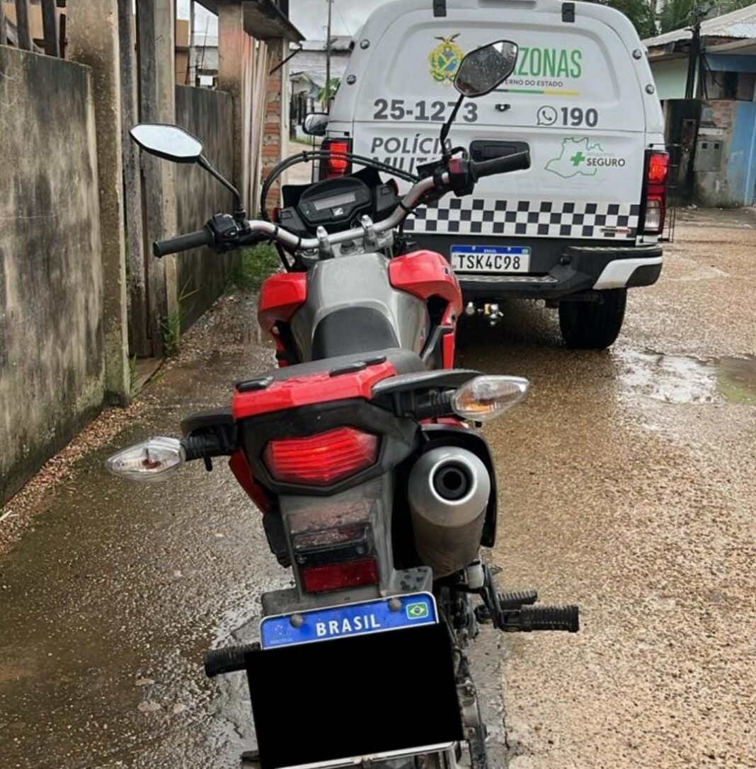 COM_AUXÍLIO_DO_PAREDÃO_PMAM_RECUPERA_MOTO_COM_RESTRIÇÃO_DE_ROUBO_EM_JUTAÍ_FOTOS_DIVULGAÇÃO_SSP_AM