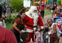 Parque Rio Negro abre programação natalina com chegada do Papai Noel
