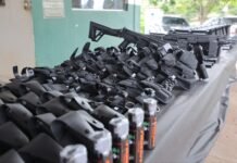 Governo do Amazonas entrega novas viaturas com sistema Paredão e armamentos em Iranduba