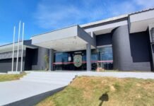 Irmãos são presos por matarem homem a facadas no bairro Compensa