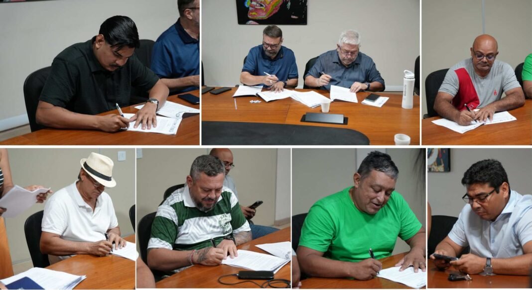 Cultura_assinatura regulamento Carnaval_presidentes das escolas de samba_foto_Aguilar Abecassis_Secretaria de Estado de Cultura e Economia Criativa (2)