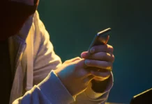 Levantamento identifica 173 vítimas de deepfakes sexuais em escolas