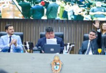 David Almeida “passa o bastão” para Renato Junior e consolida o ato de transição na Prefeitura de Manaus