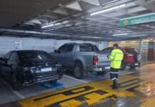 Prefeitura autua 23 motoristas por uso irregular de vagas especiais em shoppings da zona Centro-Sul de Manaus