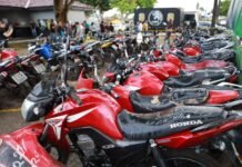 Governador Roberto Cidade participa de devolução de motocicletas recuperadas em operações no interior