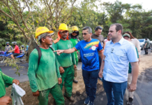 Governador Roberto Cidade fiscaliza obras de pavimentação em Manicoré