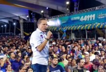 Adjuto Afonso mostra força política e reúne 12 mil apoiadores em lançamento de campanha eleitoral