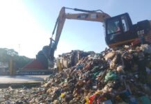 Prefeitura remove mais de 257 toneladas de lixo da orla e comunidades rurais de Manaus em julho