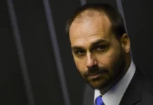 Ministério da Justiça demite Eduardo Bolsonaro da Polícia Federal por abandono de cargo