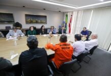 Governo do Amazonas reúne Poderes e órgãos de controle para alinhar ações contra queimadas
