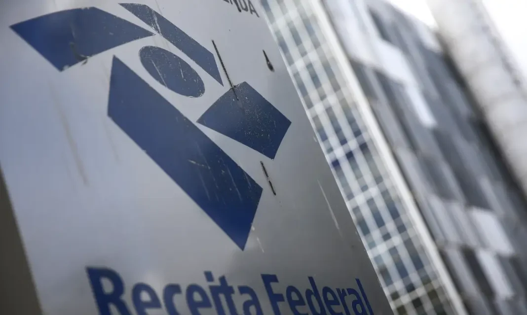 Restituições do IR batem recorde e chegam a R$ 41 bilhões em 2026 Superintendência da Receita Federal, em Brasília.
