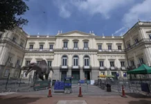 Museu da UFRJ irá receber mais R$ 10 milhões para restauração Rio de Janeiro (RJ), 15/10/2026 - O ministro da Educação, Leonardo Barchini, anunciou, o investimento de R$ 10 milhões para dar continuidade aos trabalhos de recuperação do Museu Nacional da Universidade Federal do Rio de Janeiro (UFRJ), que passou por um grande incêndio em 2018. Foto: Bruna Araújo/MEC