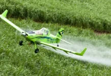 Brasil é 2º maior importador de pesticidas proibidos na UE, diz Oxfam Pulverização aérea