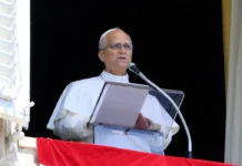 Papa divulga mensagem no Dia Mundial da Alimentação O Papa Leão XIV conduz a oração semanal do Ângelus de uma janela do Vaticano, em 9 de agosto de 2026. Vatican Media/Mario Tomassetti/REUTERS/Proibida Repodução