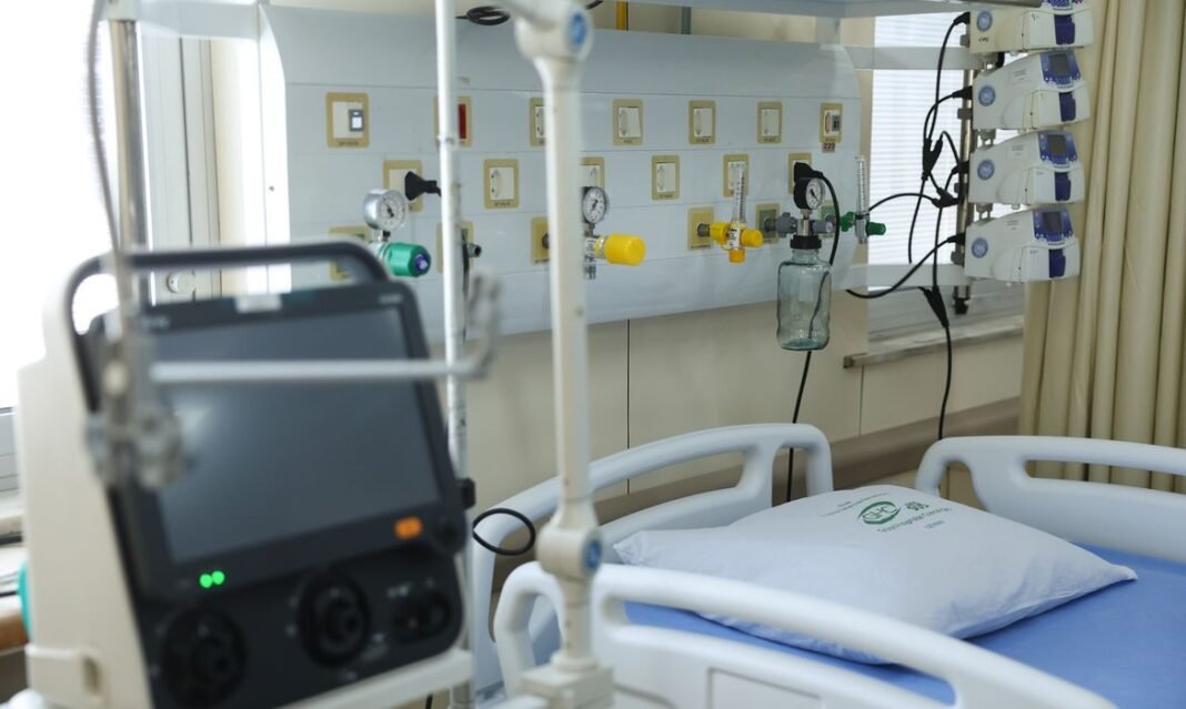 UTIs no Brasil: médicos pedem estruturação que vá além de mais leitos Rio de Janeiro (RJ), 17/01/2025 – Leitos no Hospital Federal de Bonsucesso, na zona norte do Rio de Janeiro. Foto: Tomaz Silva/Agência Brasil