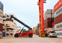 Governo destina R$ 6,49 bilhões a setor de exportação Visita técnica ao Porto ITapoá SC. Os Portos tem sempre uma movimentação grande de container e navios e movimenta o marcado de importação e exportação.. Foto: Vosmar Rosa/MPOR