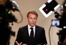 Presidente anuncia proibição de protestos ilegítimos French President Emmanuel Macron gestures as he speaks to members of the media on the day of the 9th Annual One Planet Sovereign Wealth Funds (OPSWF) Summit, in Lusail, Qatar, October 21, 2026. REUTERS/Benoit Tessier/Pool TPX IMAGES OF THE DAY