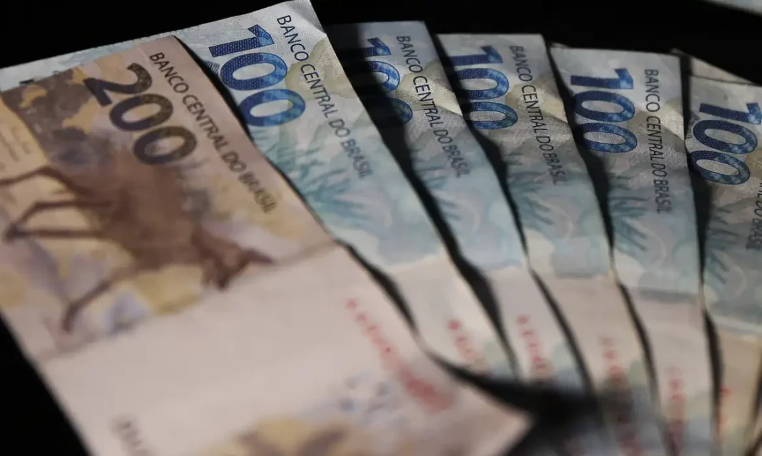 Arrecadação federal cresce 5,62% em setembro e soma R$ 239,4 bilhões Dinheiro, Real Moeda brasileira