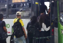 Prefeituras e estados devem garantir transporte gratuito no 2° turno Brasília (DF) 05/08/2026 - Filas de passageiros e ônibus na Rodoviária do Plano Piloto de Brasília. Foto: Fabio Rodrigues-Pozzebom/ Agência Brasil