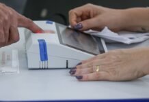 Horário de votação ampliado será apenas onde urnas não foram fechadas Agência Brasil / EBC