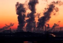 Super-ricos geram mais poluição e lucram com desastres climáticos Agência Brasil / EBC