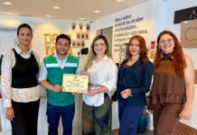 Prefeitura de Manaus certifica empresa como ‘amiga dos animais’ por promover ações de bem-estar a gatos e cachorros Prefeitura de Manaus