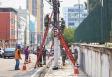 Prefeitura de Manaus dá continuidade ao ordenamento de fios e cabos sem uso no centro histórico Prefeitura de Manaus