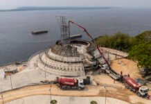 Parque Encontro das Águas avança com terceira concretagem das ‘asas’ de Niemeyer em obra da prefeitura Prefeitura de Manaus